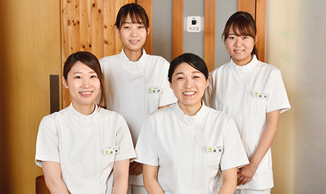 女性鍼灸師（施術スタッフ）イメージ